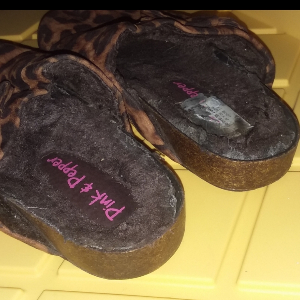 Pink & Pepper Shoes - Picture 3 of 5